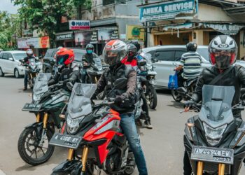 Pengguna Motor Kopling Wajib Tahu Cara Ini saat Kondisi Jalan Macet