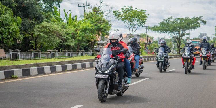 Tips Aman Mengahadapi Kendaraan Rem Mendadak