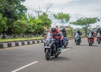 Sering Berboncengan? Begini Postur Berboncengan yang Aman dan Nyaman