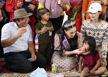 Bulan Vitamin A, Pj Gubernur Banten Al Muktabar Berikan Balita Vitamin A