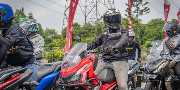 Tips agar Tetap Fokus Berkendara Saat Berpuasa