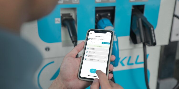 SPKLU PLN Sukses Layani Arus Mudik Lebaran, Penggunaan Naik 5 Kali Lipat!