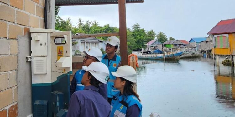Kiprah Srikandi PLN di Lapangan, Hadirkan Listrik Hingga Ujung Nusantara