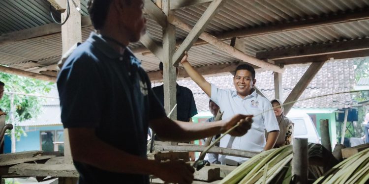 Perajin Krey Sawit di Lebak Curhat soal Pemasaran ke Andra Soni