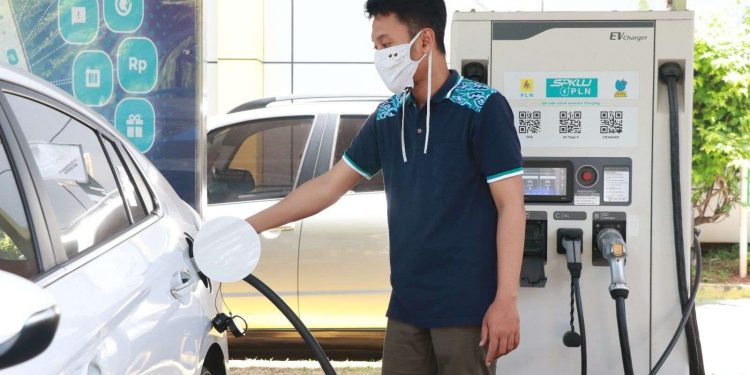 Jelang Libur Idul Adha, SPKLU PLN Siap Layani Kebutuhan Pengendara Mobil Listrik