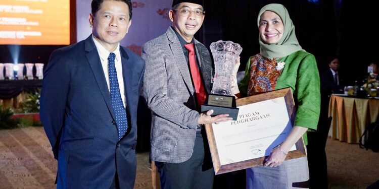 PT PLN Raih Penghargaan Kategori Pembayar Pajak Terbesar