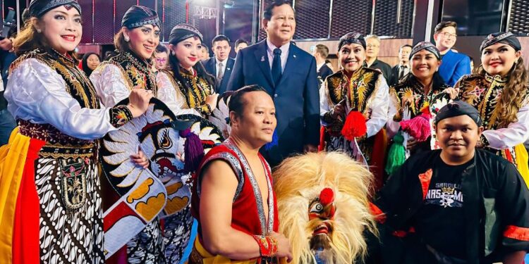 PT PLN Kirim Seniman Tarian Tradisional Reog Ponorogo ke Paris