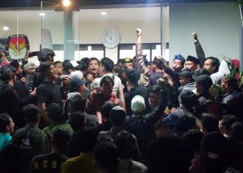 Tidak Terima Hitung Ulang Suara, Bakomstra Demokrat Kota Serang Patahkan Palu Sidang