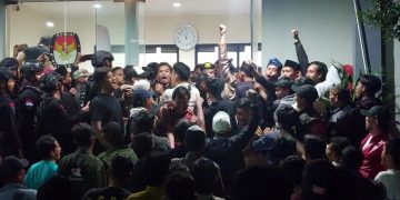 Tidak Terima Hitung Ulang Suara, Bakomstra Demokrat Kota Serang Patahkan Palu Sidang