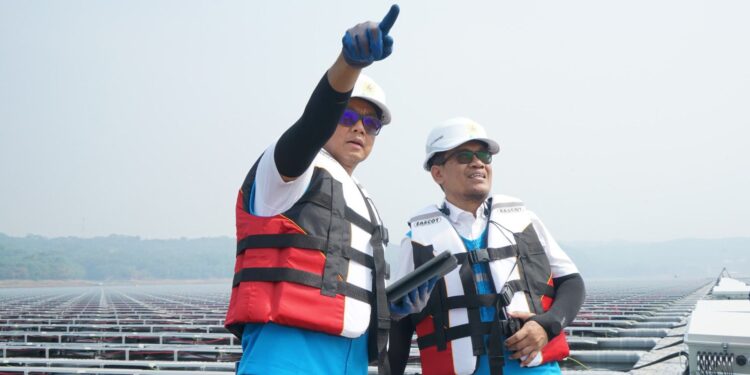 Dirut PLN Raih Penghargaan Tokoh Inspiratif Penggerak Transisi Energi