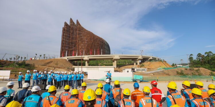 Pastikan Kelancaran Upacara HUT RI KE-79< PLN Gelar Apel di KIPP IKN