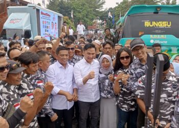 Usai Daftar Ke KPU Banten, Andra Soni-Dimyati Natakusumah Gelar Pesta Rakyat