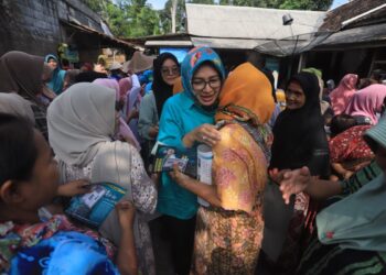 Airin, Poros Jalan Desa Selatan Banten Sangat Urgen