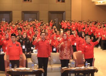 Kader PDI Perjuangan Diminta Sapa Masyarakat Menangkan Airin-Ade