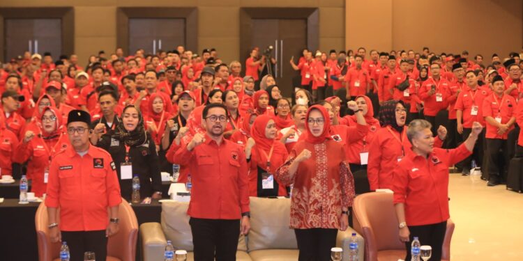 Kader PDI Perjuangan Diminta Sapa Masyarakat Menangkan Airin-Ade