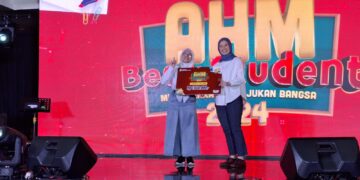 Putri Maulidiati Khaerani Terpilih Sebagai Peserta Favorit dalam AHM Best Student 2024