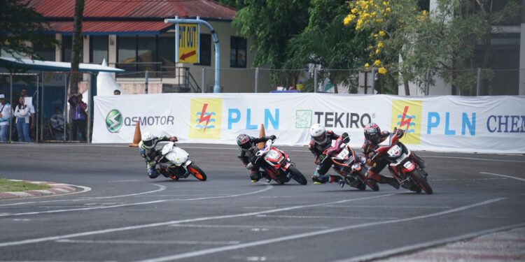 PLN Bareng ESDM dan AISMOLI Sukses Gelar PLN EV Conversion Race 2024