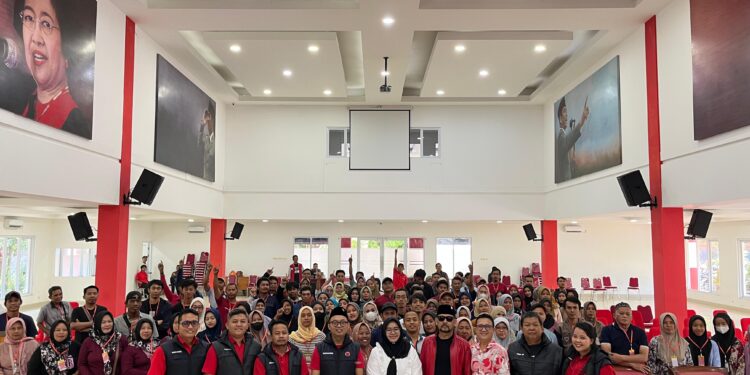 Fasilitasi Pelaku Usaha Kerakyatan, PDIP Latih Ratusan Pelaku Usaha Kecil 