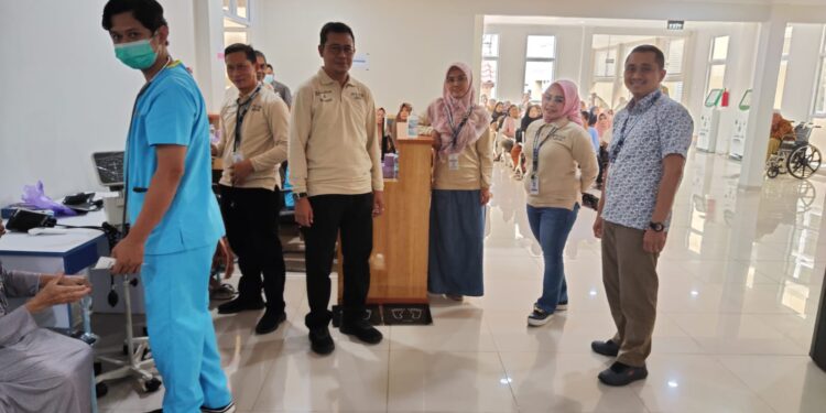 UPTD RSUD Labuan Gelar Pengobatan Gratis untuk Warga