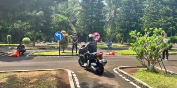 Motor Tetap Prima Meski Diterjang Hujan, Ini Caranya!