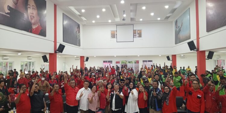 Komunitas Ojol, Pendeta dan Warga Tionghoa Deklarasi Dukung Ratu-Badri