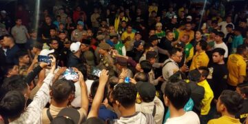 Timses Ratu-Badri Minta Polisi Tangkap Pelaku Pelempar Batu di Luar Venue Debat Calon Walikota Serang