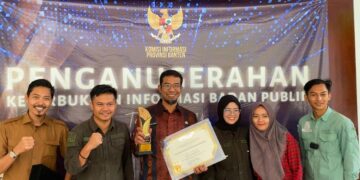 DPUPR Banten Terima Penghargaan Keterbukaan Informasi Publik 2024, Arlan Marzan: Hasil Perbaikan Bersama