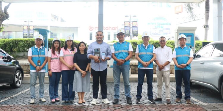 Menyongsong Tahun Baru Srikandi PLN UID Banten Tinjau Kesiapan SPKLU
