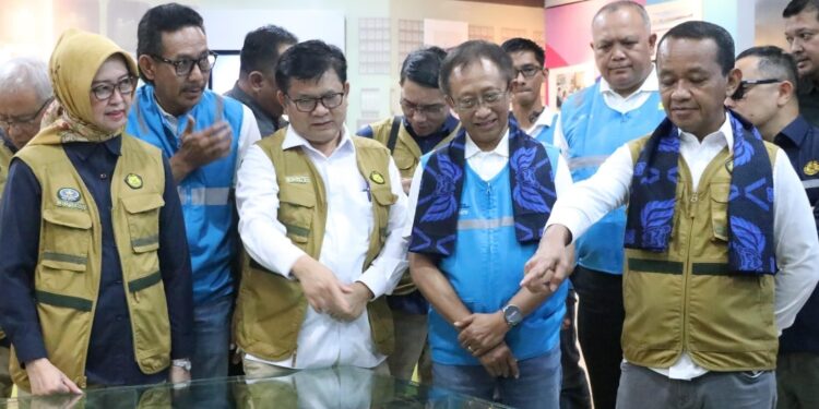 Bahlil Tinjau Kesiapan Pembangkit Listrik di Tanah Air