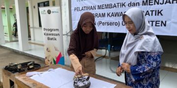 Lalui Program TJSL, PLN UID Banten Dukung UMKM Rinara Batik