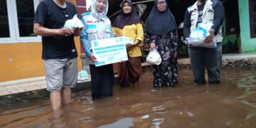 Gerak Cepat, PLN UID Banten Salurkan Bantuan Sembako untuk Korban Banjir di Lebak