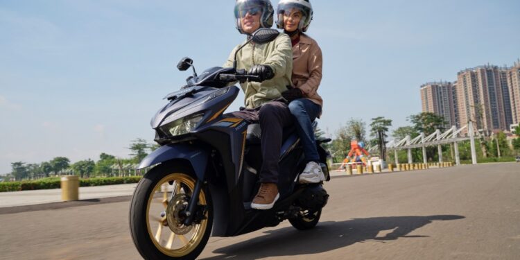 Jangan Sepelekan! Ini Cara Aman Membonceng Motor