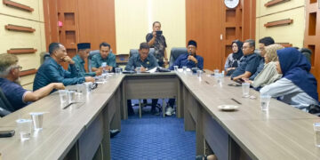 Komisi II DPRD Kota Serang Jembatani Pertemuan Warga dengan PT KAI Terkait Pembongkaran Kios