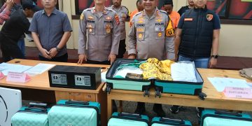 Travel Umroh Restu Tiga Ibu Tipu Puluhan Warga