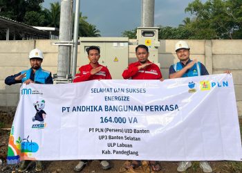 PLN UID Banten Dukung Pertumbuhan Industri di Pandeglang, Nyalakan Sambungan Baru 164 kVA