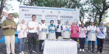Targetkan Dapur Net Zero Emission tahun 2026, Srikandi PLN UID Banten Masak Gunakan Kompor Induksi