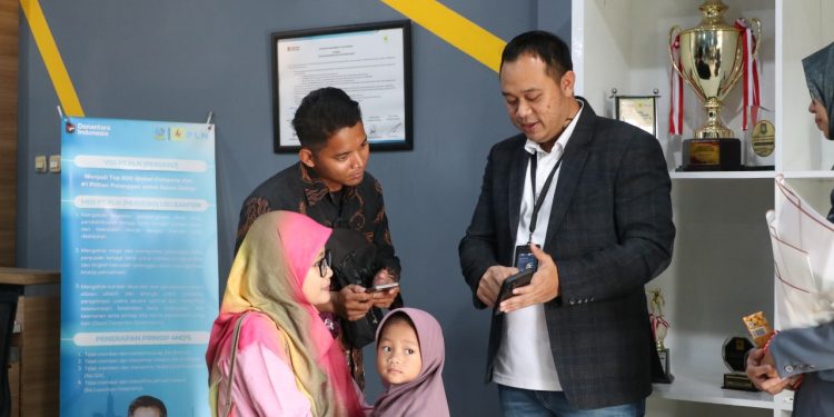 Peringati HPN PLN UID Banten Kunjungi Pelanggan