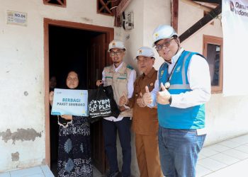 Air Mata Bahagia Siti Aminah: PLN Wujudkan Mimpi Punya Listrik Sendiri