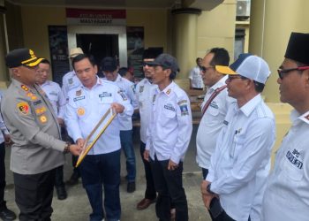 Apdesi Serang Anugerahkan Penghargaan untuk Kapolres Condro Sasongko