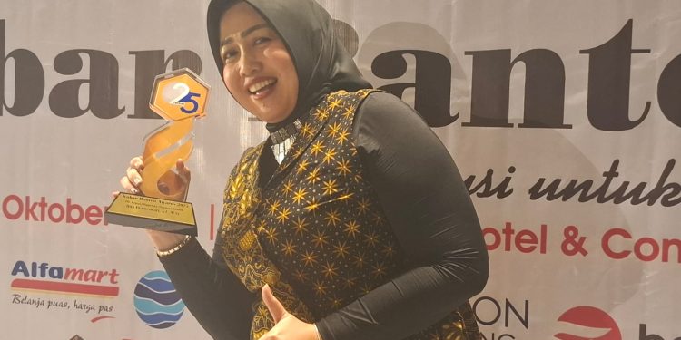 Bapenda Banten Diganjar Pengahargaan OPD Inovasi Layanan Prima