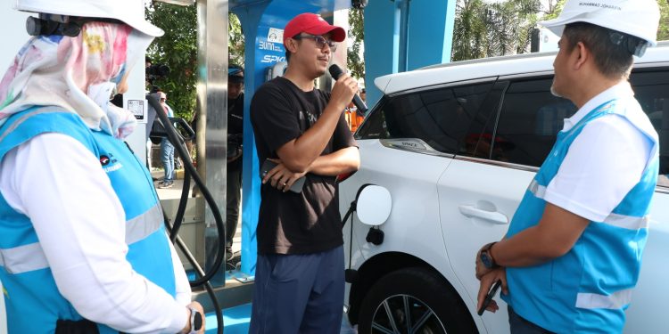 Siaga Nataru, PLN UID Banten Pastikan SPKLU Siap Layani Pengguna Kendaraan Listrik di Jalur Tol Tangerang–Merak