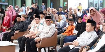 Nuansa Kepedulian Warnai Pembukaan Festival Al Azhom, YBM PLN UP3 Cikokol Salurkan Santunan