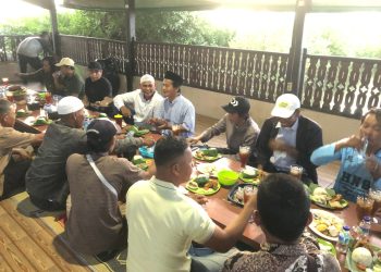 Safari Ramadan HNSI, Nelayan Curhat Soal Kondisi Melaut