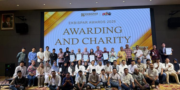 Bank Banten Terima Penghargaan Ekbispar Award 2026 di Kota Serang
