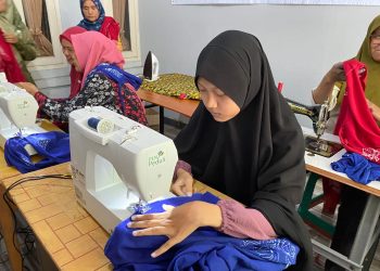 Menjahit Harapan dari Cilegon, Kisah Rina dan Rinara Batik yang Menginspirasi
